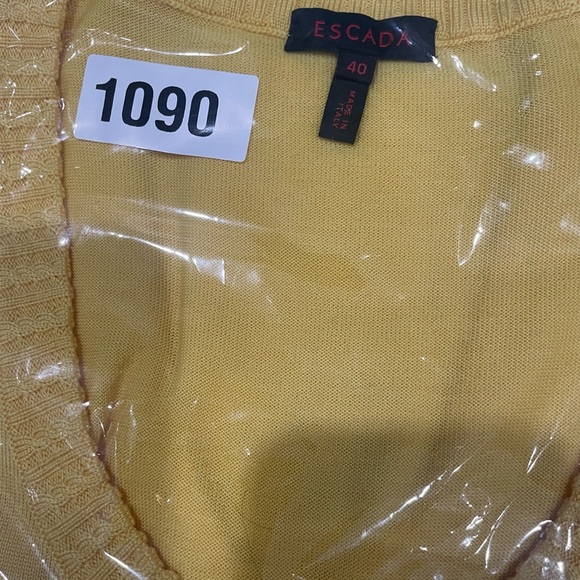 ESCADA TOP SIZE 8 YELLOW COLOR 
WOOL SILK CASHMERE KNIT SCOOP NECK SLEEVELESS - Picture 8 of 8